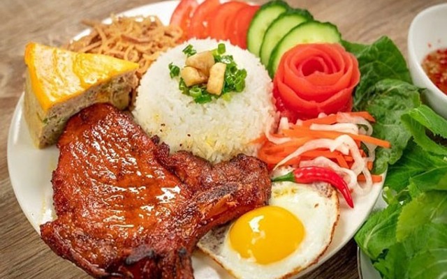 Quán Cơm Tấm Đêm Bé Hà - Bùi Văn Hòa