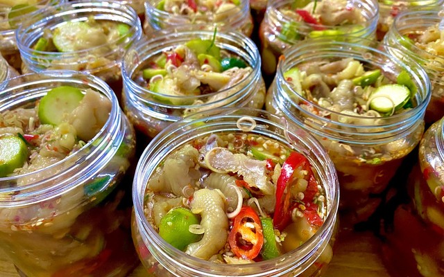 Bếp Mẹ Đin - Chân Gà & Trà Trái Cây Tươi - 16 Huỳnh Thúc Kháng