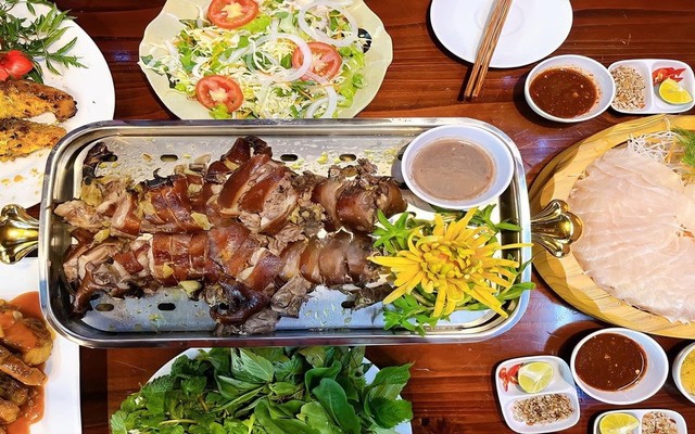 Ẩm Thực Tây Bắc - Lẩu Thắng Cố, Bún Phở Ngựa & Cơm Rang - 928 Kim Giang