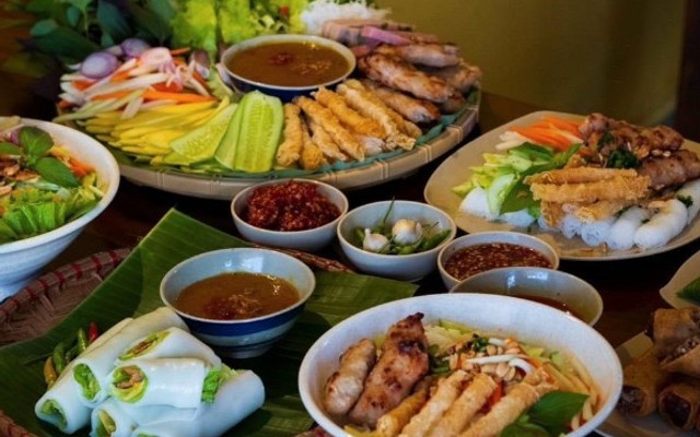 Nem Nướng Thanh Xuân - Phạm Thế Hiển