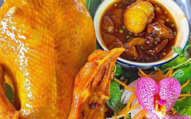 Gà Hấp Mắm Nhĩ & Lẩu Cua Đồng - Lê Đình Cẩn