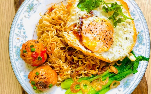 Thon Express - Mì Trộn & Phở Trộn - Cách Mạng Tháng 8