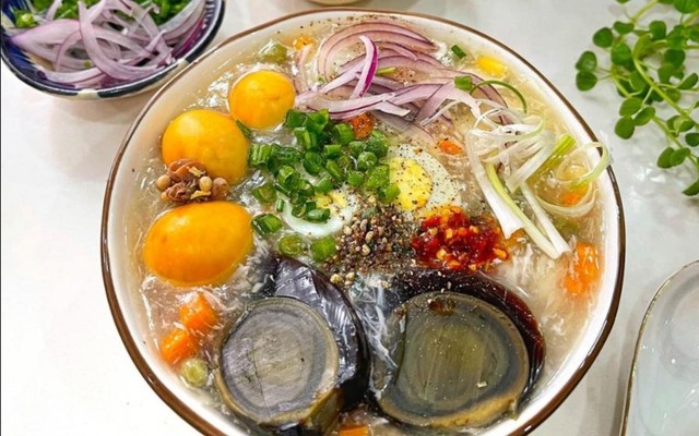 Mặt Trời Mọc - Súp Cua, Há Cảo & Bánh Mì - Lạc Long Quân