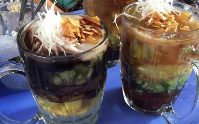 Chè Sài Gòn - Chè, Sinh Tố & Nước Ép - 186 Hoàng Minh Thảo