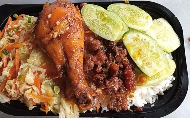 Quán Cơm Đức - Cơm Tấm & Cơm Trưa - Phạm Văn Thuận