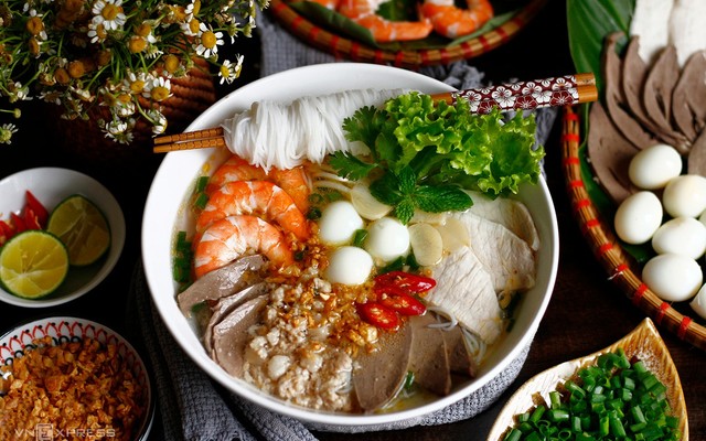 Hủ Tiếu, Bò Kho & Bún Mọc - Quyên Nhi