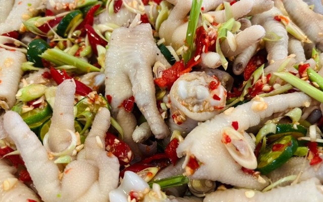 Minh Minh - Chân Gà Rút Xương Sả Ớt, Sốt Thái & Nem Chua Rán