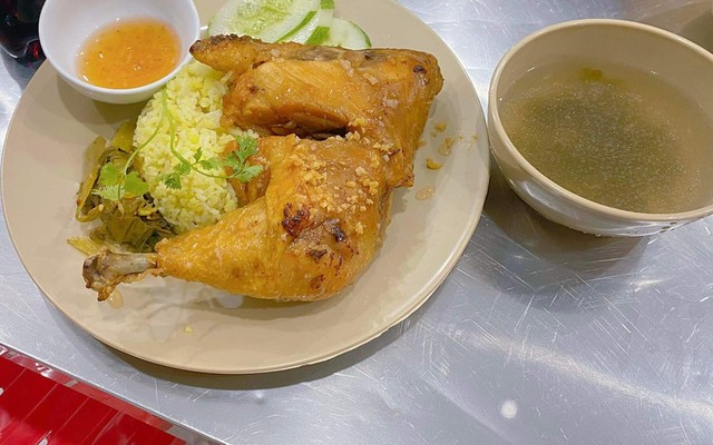 Cơm Gà Mắm Tỏi Khánh - 43 Tố Hữu