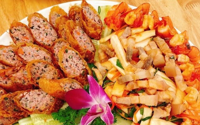 Quán Ăn Gia Đình Vạn Tín - Lẩu Cua Đồng & Lẩu Hải Sản - Nguyễn Khuyến