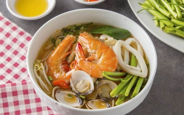 Lẩu Thái, Bún Thái & Cà Phê Giải Khát - Yến Phụng