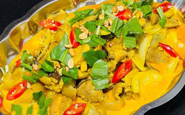 Cơm Trưa Văn Phòng - Quang Trung