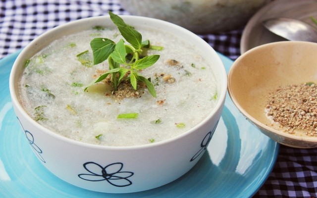 Bếp Mẹ Mon - Cháo Sườn Sụn & Phở Cuốn