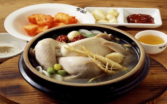 GÀ TẦN MẸ NHÍM - 88 Ngô Thì Nhậm