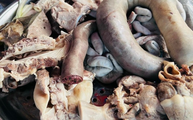 Duyên Lòng Heo Nóng - Cách Mạng Tháng Tám