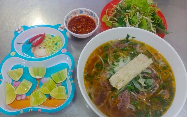Quán Loan - Bún Bò, Hủ Tiếu & Bún Xương - Nguyễn Ái Quốc