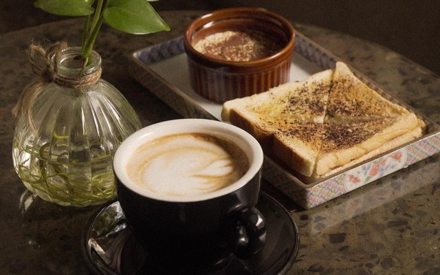Trốn Sài Gòn Cafe - 87B Ngô Tất Tố