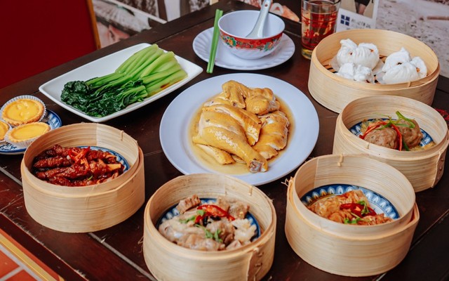 Shake 'Em Buns - American Burger Shop