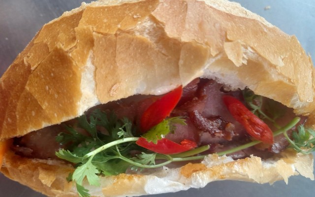 Bánh Mì Thịt Xá Xíu Mai Thảo - Nguyễn Văn Cừ