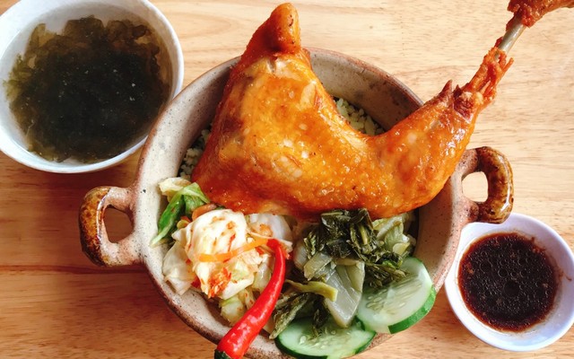 Ngọc Minh - Cơm Thố Gà Quay - Phan Tứ