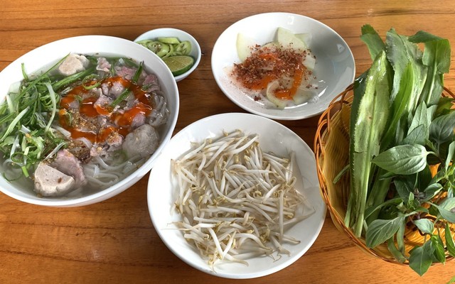 Cơm Gà, Phở & Cao Lầu - Thảo Minh
