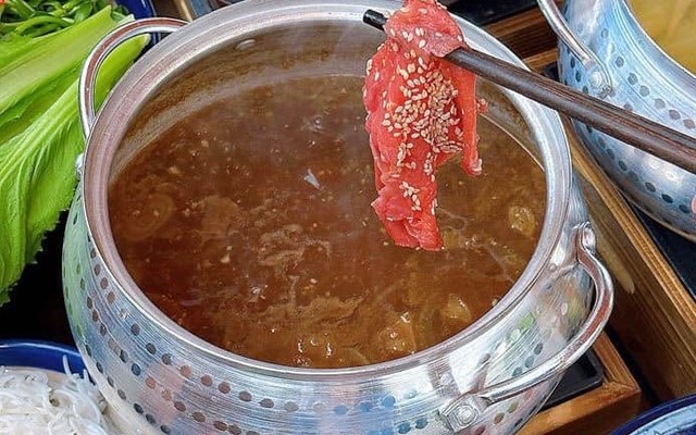 Bà Cam Quán - Bún Bò , Lẩu Bò Mắm Ruốc & Gỏi Đu Đủ - Cách Mạng Tháng 8