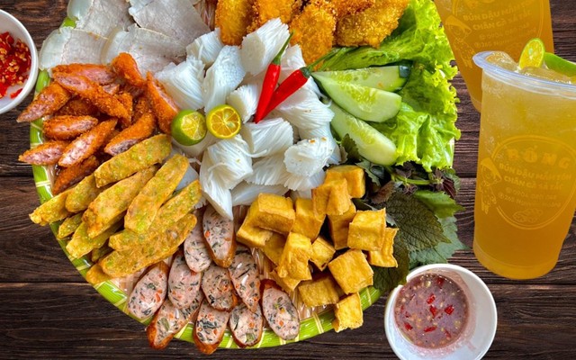 BỐNG - Bún Đậu Mắm Tôm & Chân Gà Rút Xương