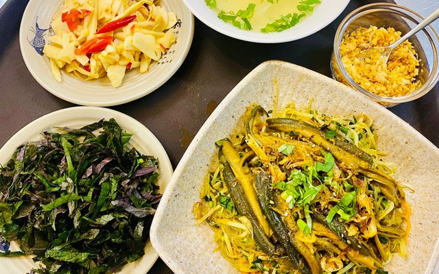 Bếp Quê - Cơm Gà, Miến Gà & Miến Lươn - Đống Đa