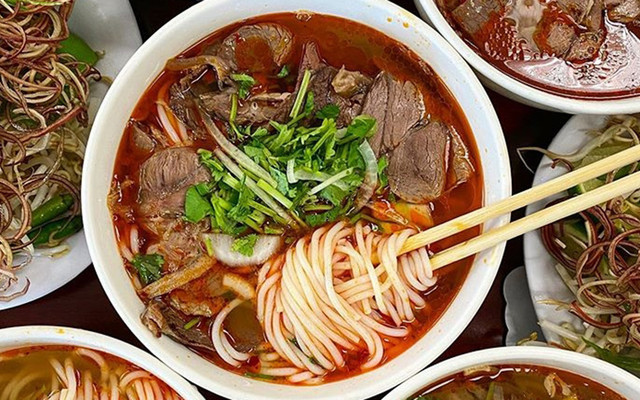 Bún Bò Bà Đát - Ông Ích Khiêm