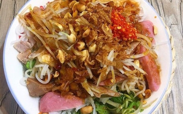 Loan - Bún Mắm Đường Ray - Lê Độ