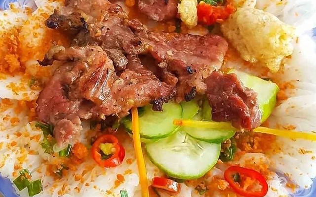 Hậu - Xôi Thịt Nướng - Trần Quốc Toản