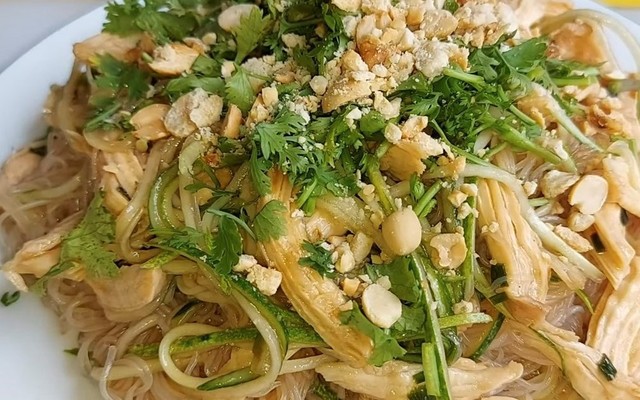 Bé Nga - Bún Gà, Miến Trộn & Xôi Gà