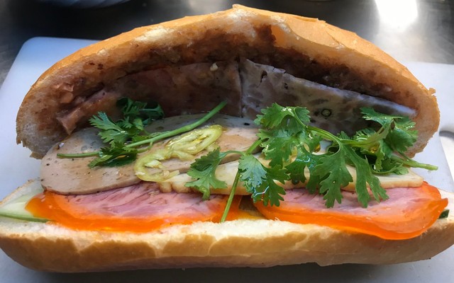 Bánh Mì Ngọc Hà - CV Biên Hùng
