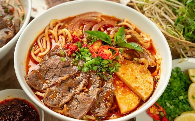 Bún Bò Châu Sa - Huỳnh Văn Nghệ