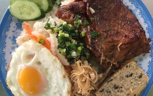 Cô Phượng - Cơm Tấm - Hẻm 193 Bà Hạt