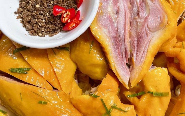 Gà Ủ Muối Hoa Tiêu Bác Hai