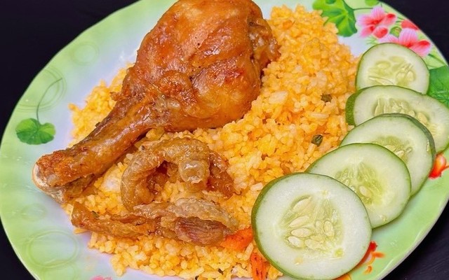 Cơm Gà Sinh Viên - Nguyễn Văn Cừ