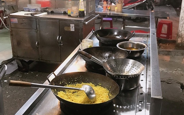 Cơm Chiên Giòn E Lù - Trần Cao Vân