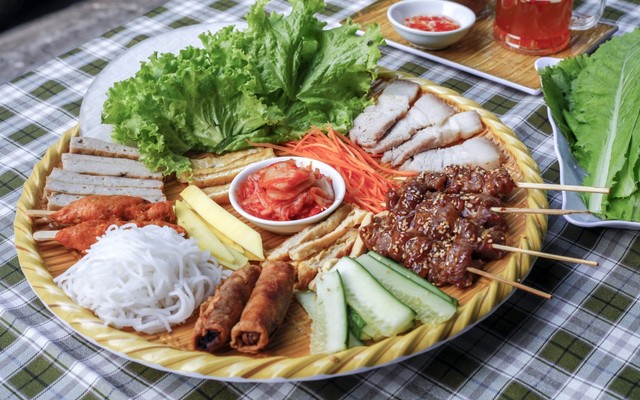 Bếp Cuốn Nhà Rốt - Đồ Cuốn - Lê Hồng Phong