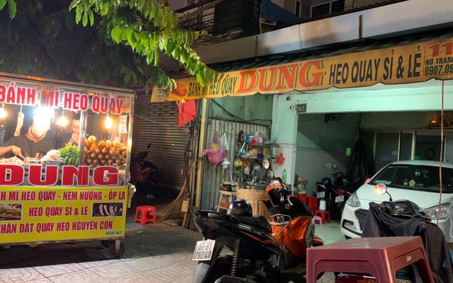 Dung - Bánh Mì Heo Quay - Nơ Trang Long