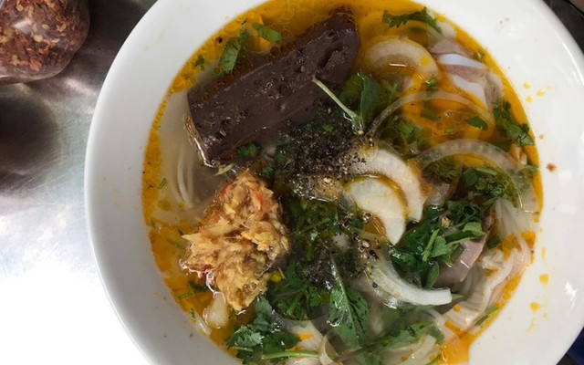 Quán Bụi - Nhậu Bình Dân - Lòng Nướng & Lòng Xào Nghệ -179 Lê Trọng Tấn