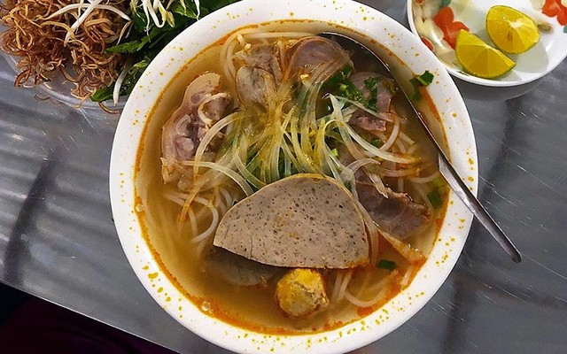 Bà Bé - Bún Bò - Huỳnh Ngọc Huệ