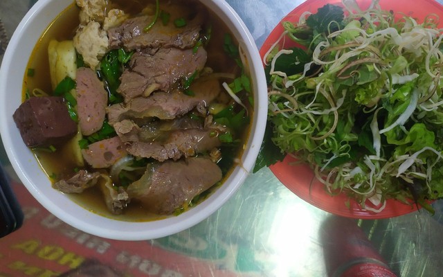 Vượng 999 - Bún Bò Huế - Lẩu Đuôi Bò