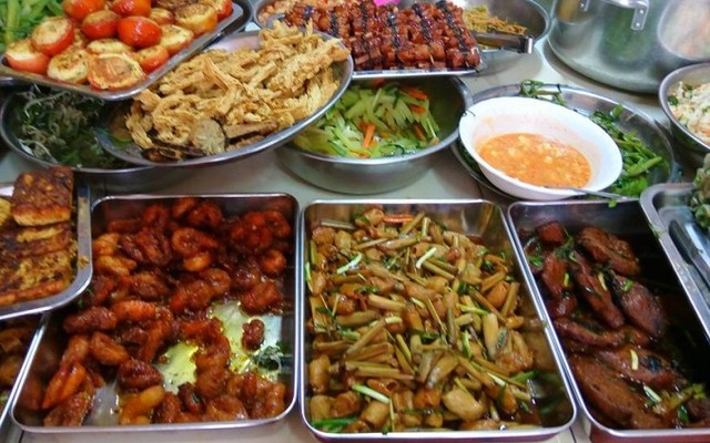 Tí Com - Quán Cơm Bình Dân - Nguyễn Ái Quốc