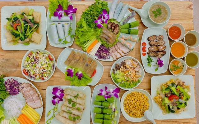 Bếp Cuốn - Cuốn Vị Yêu Thương - Minh Cầu