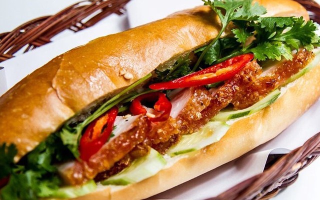 Bánh Mì Heo Quay Tám Chương - Hoàng Bá Bích