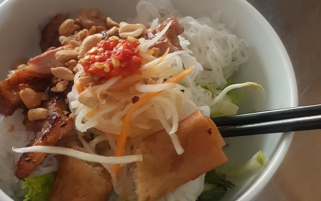 Bún Thịt Nướng Gỏi Cuốn MK - Bún Thịt Nướng Gỏi Cuốn - Đường 702 Hồng Bàng