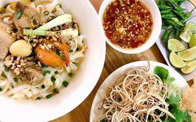 Hằng - Mì Quảng - Phan Sào Nam