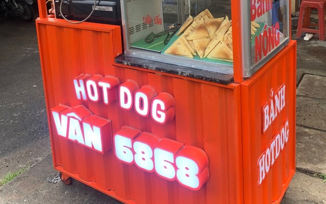Vân 6868 - Bánh Hot Dog - Nguyễn Tri Phương