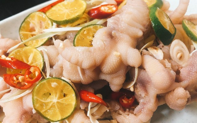 Tùng Zin - Chân Gà Rút Xương Ngâm Sả Tắc - Âu Cơ