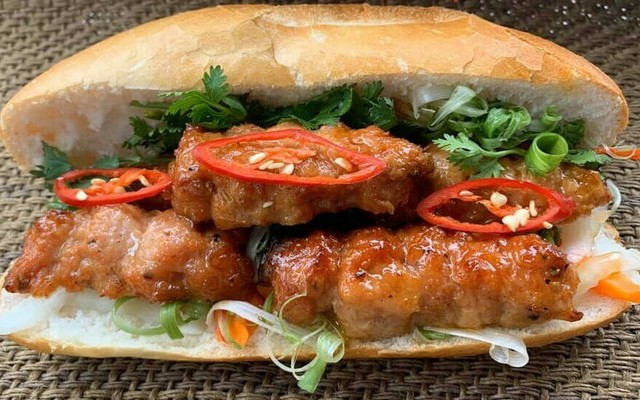 BAMI THAI - Bánh Mỳ & Chè Thái - Thành Công